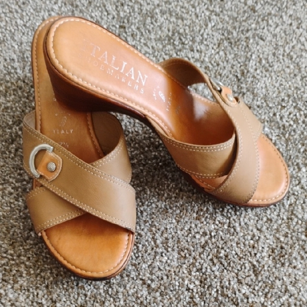 Italian Shoemakers Women's Tan Sandals